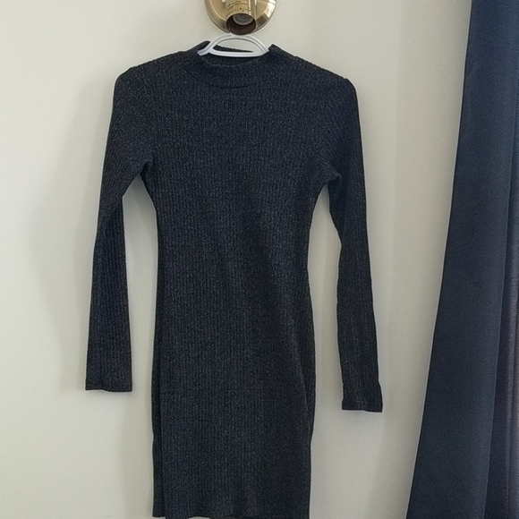 Dress - Picture 1 of 4